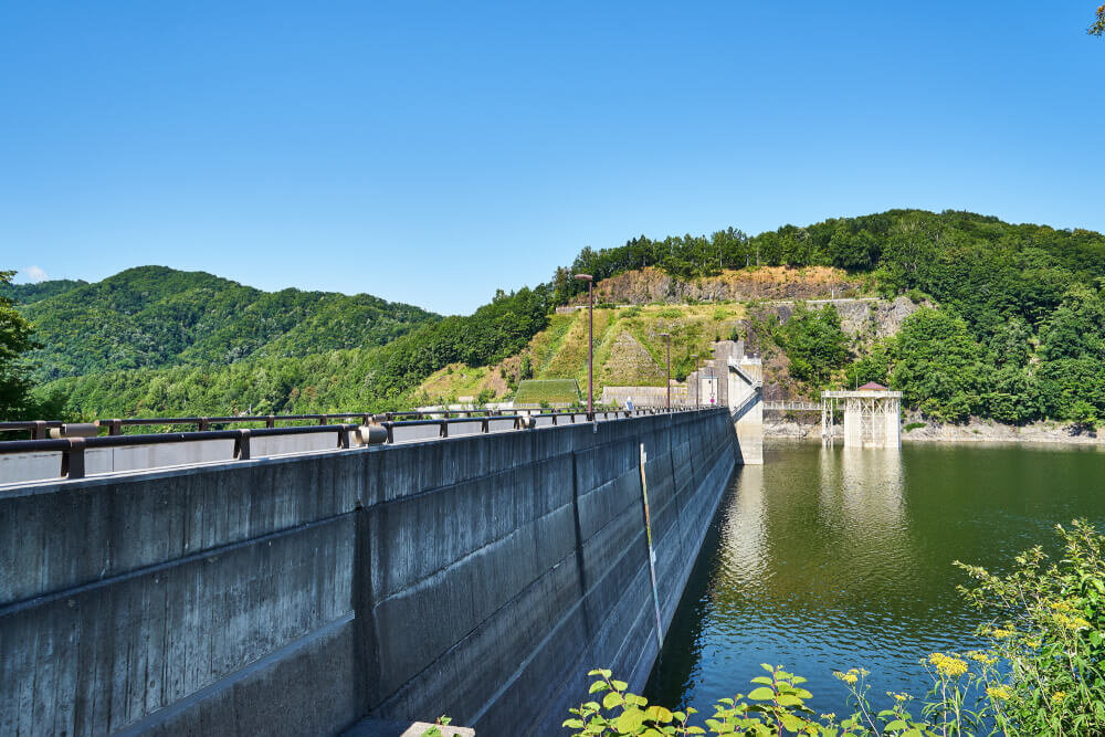 北海道の金山ダムの写真